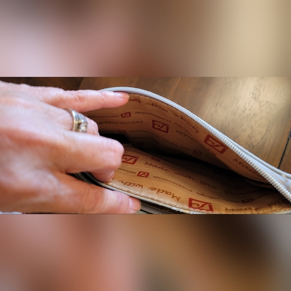 STONE MOUNTAIN ||  Blue-Gray Multi Pocket  Compartment Handbag  👜 - Picture 10 of 13